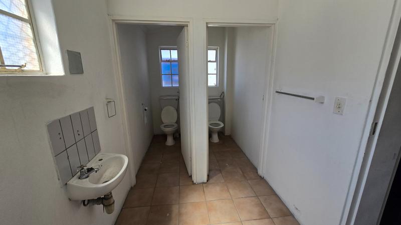 To Let commercial Property for Rent in Parow East Western Cape